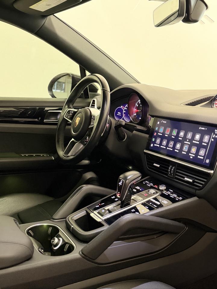 2022 Porsche Cayenne S Coupe AWD Photo