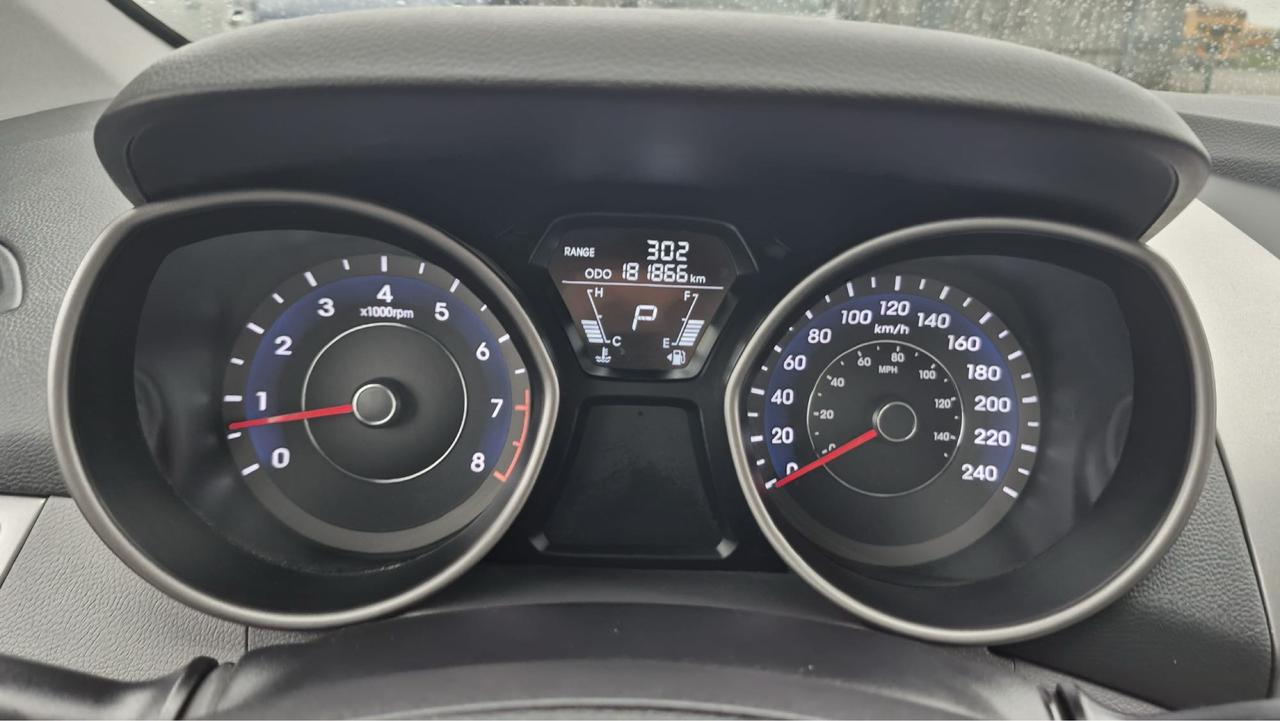 2013 Hyundai Elantra GL, AUTO, SEDAN, 4 CYL, GREAT ON FUEL, CERTIFIED Photo