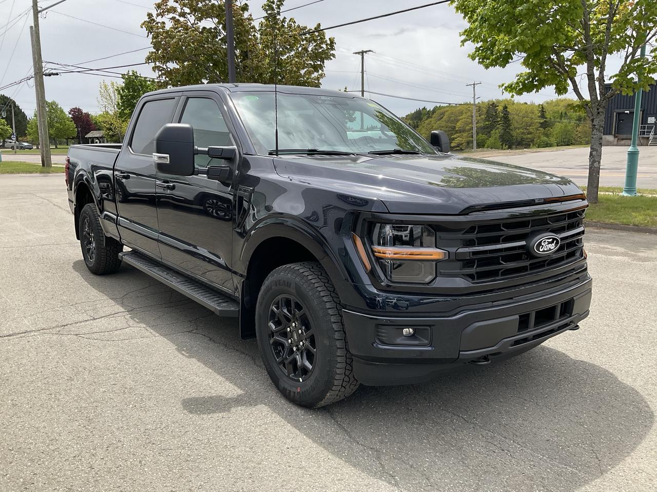 2026 Ford F-150 XLT Photo2