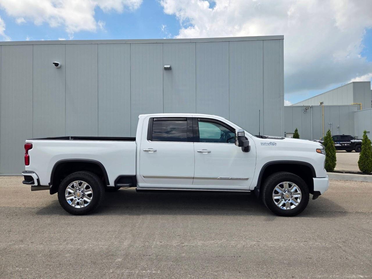 2024 Chevrolet Silverado 2500 HD 4WD Crew Cab Standard Box High Country Photo