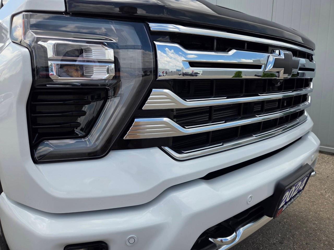 2024 Chevrolet Silverado 2500 HD 4WD Crew Cab Standard Box High Country Photo