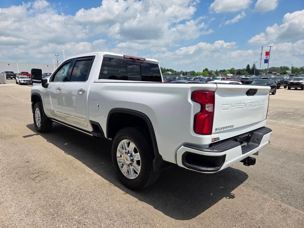 2024 Chevrolet Silverado 2500 HD 4WD Crew Cab Standard Box High Country Photo