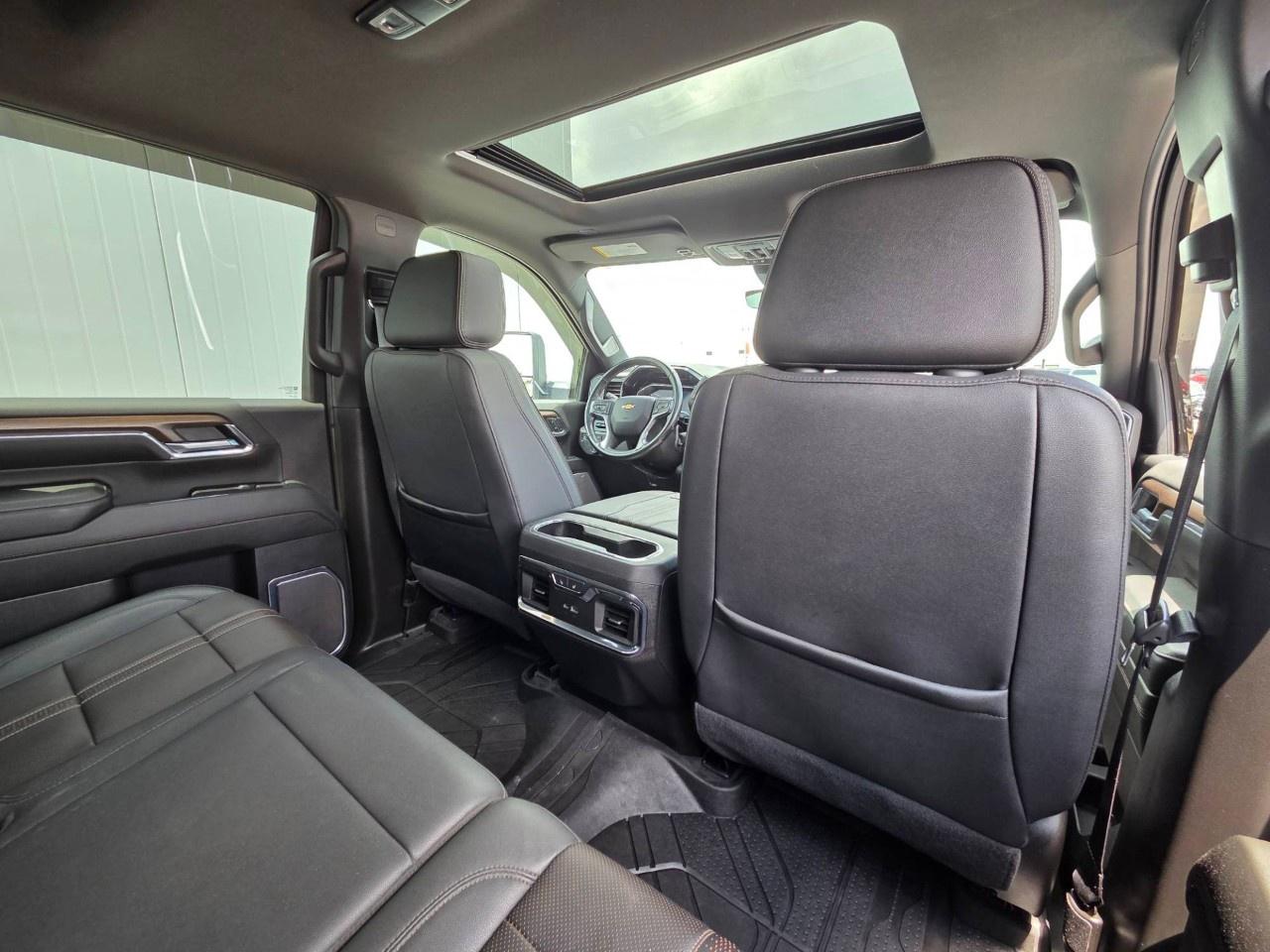 2024 Chevrolet Silverado 2500 HD 4WD Crew Cab Standard Box High Country Photo