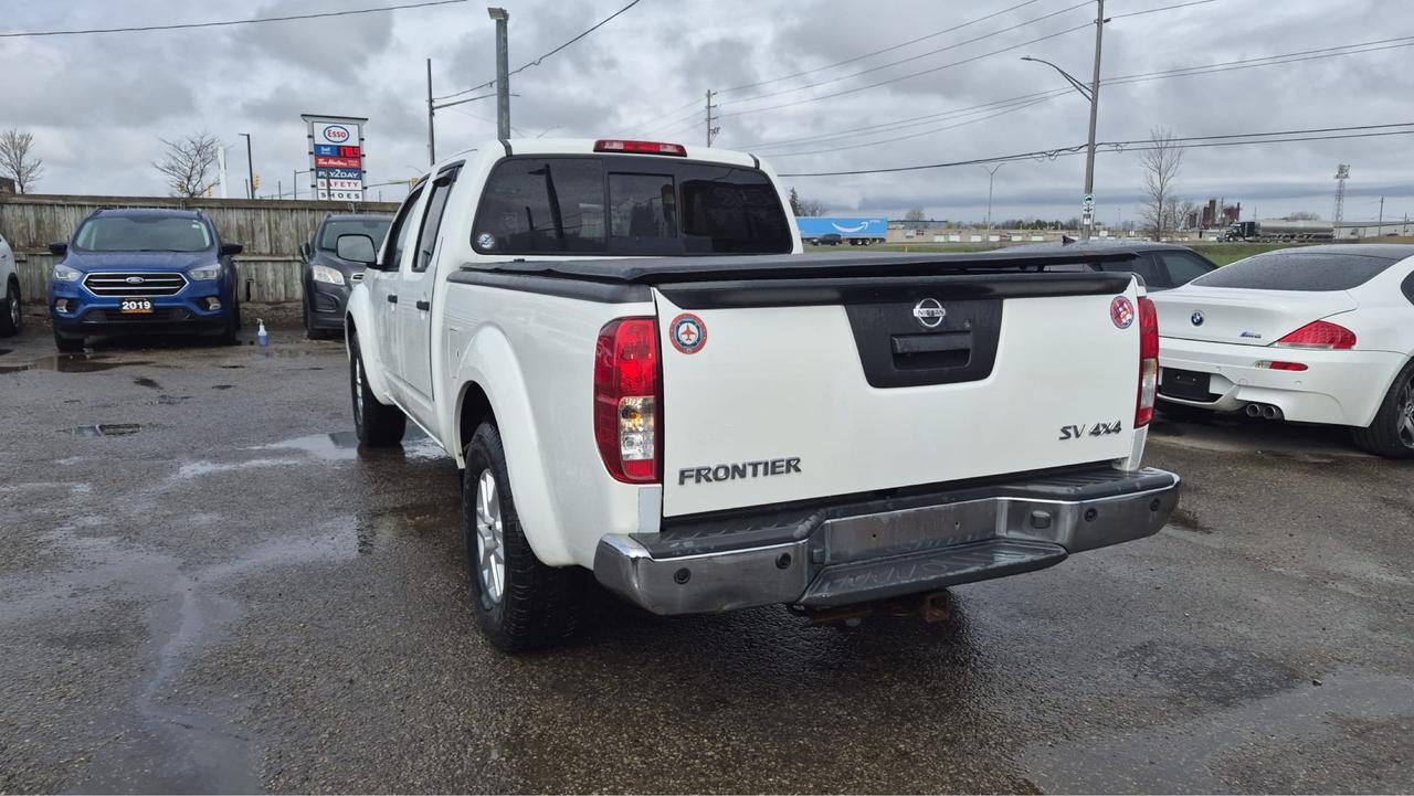 2016 Nissan Frontier SV, 4X4, V6, CREW CAB, TONNEAU COVER, CERTIFIED Photo