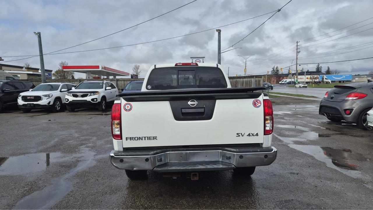 2016 Nissan Frontier SV, 4X4, V6, CREW CAB, TONNEAU COVER, CERTIFIED Photo