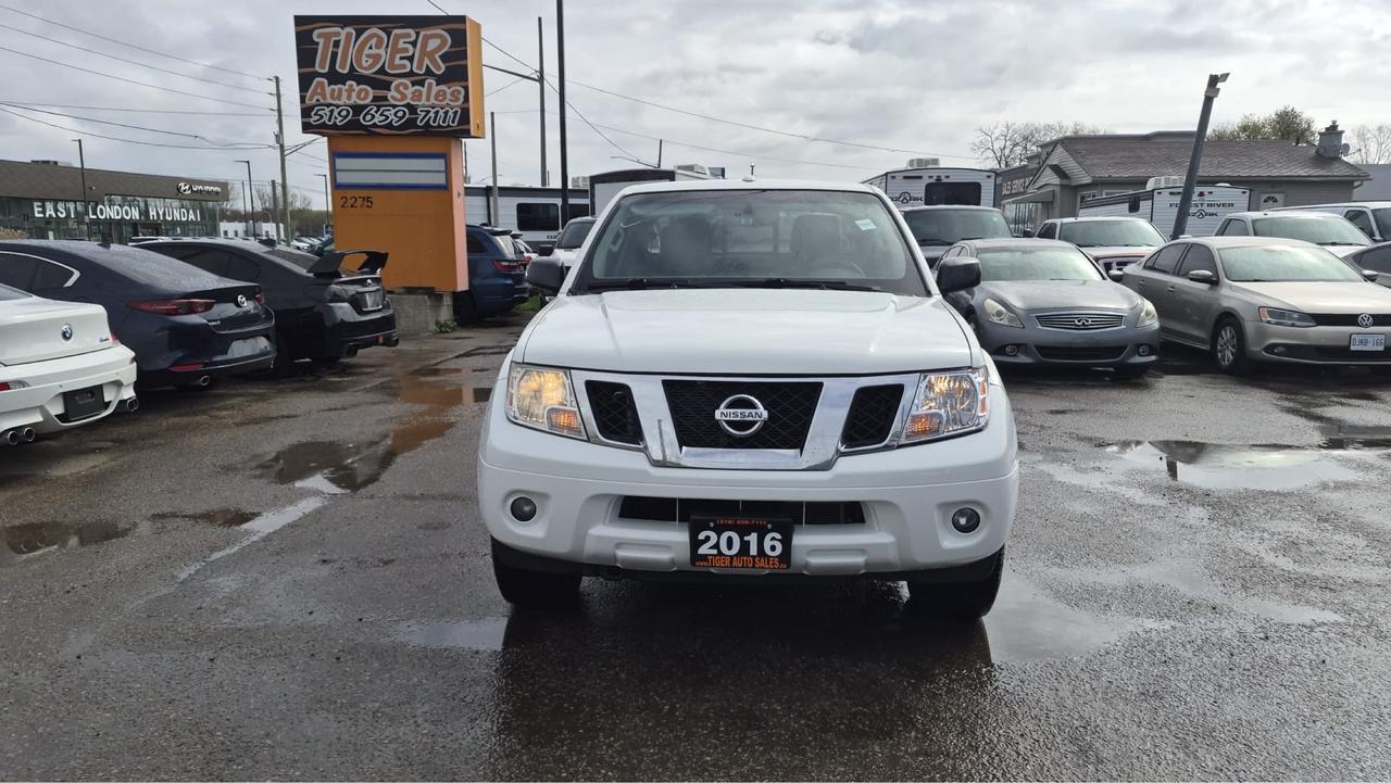 2016 Nissan Frontier SV, 4X4, V6, CREW CAB, TONNEAU COVER, CERTIFIED Photo