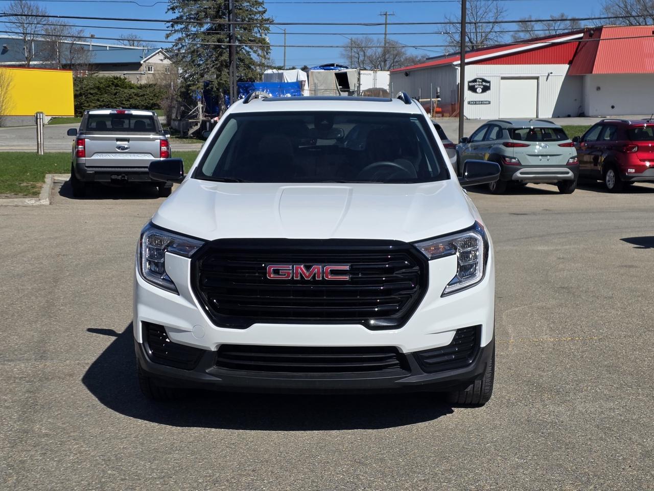 2024 GMC Terrain SLE AWD Photo