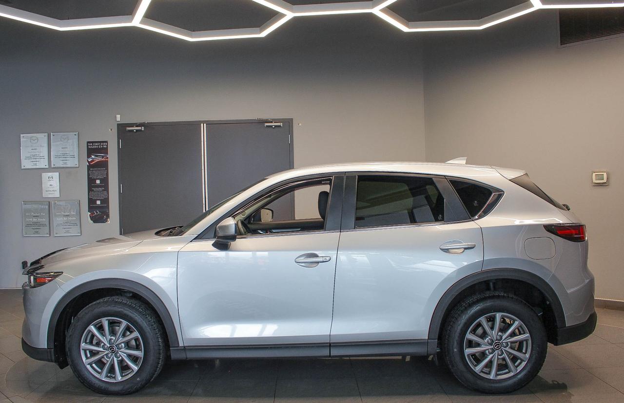 2023 Mazda CX-5 GS HEATED SEATS/STEERING WHEEL - APPLE CARPLAY AND ANDROID AUTO - CLEAN CARFAX! Photo