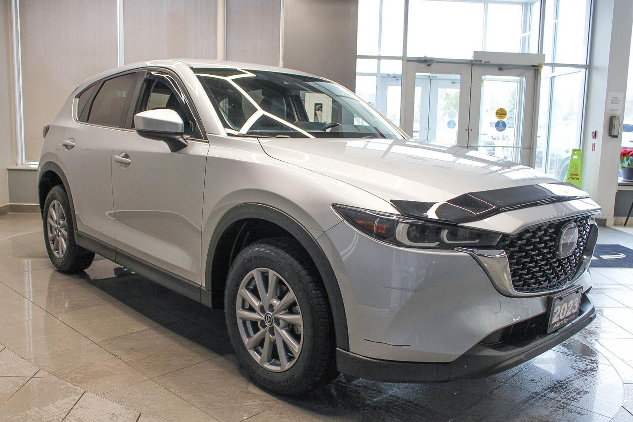2023 Mazda CX-5 GS HEATED SEATS/STEERING WHEEL - APPLE CARPLAY AND ANDROID AUTO - CLEAN CARFAX! Photo3