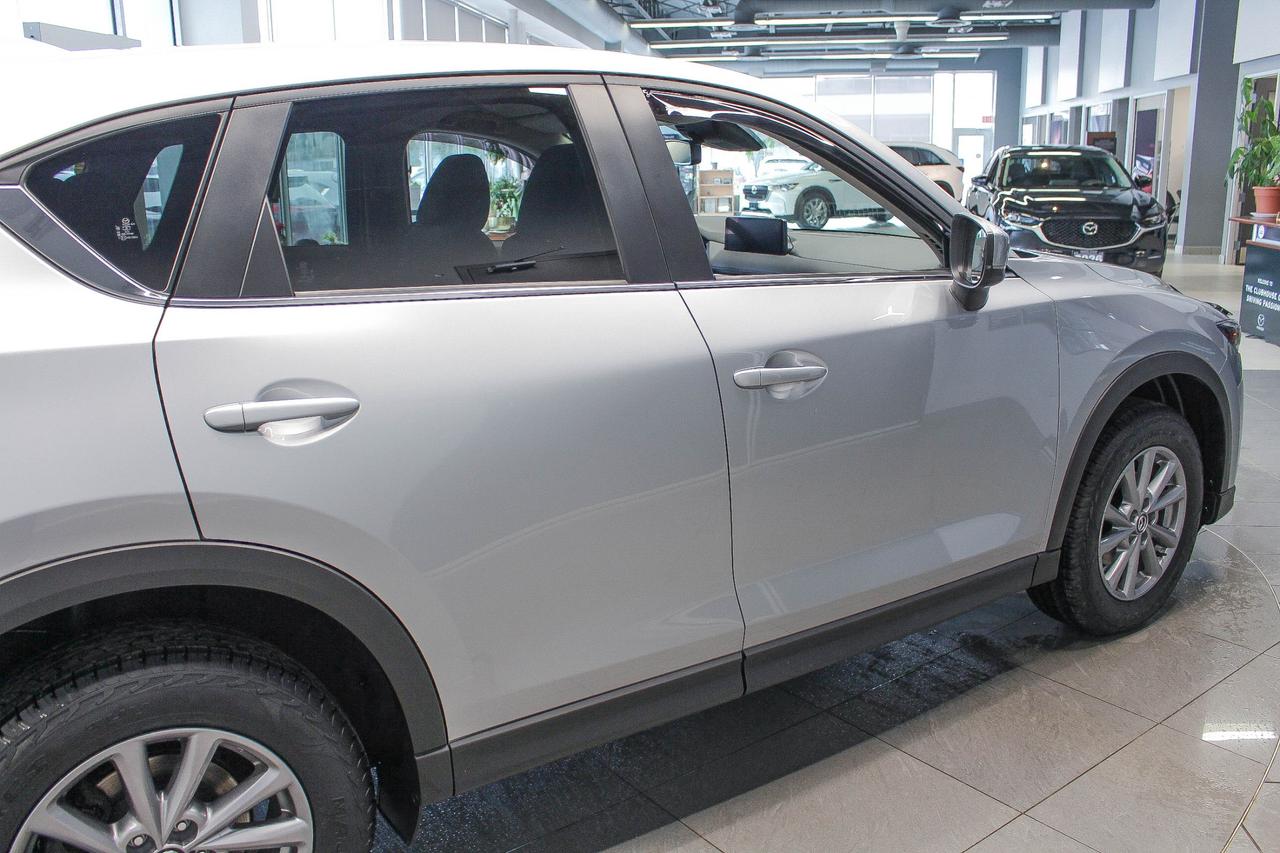 2023 Mazda CX-5 GS HEATED SEATS/STEERING WHEEL - APPLE CARPLAY AND ANDROID AUTO - CLEAN CARFAX! Photo4