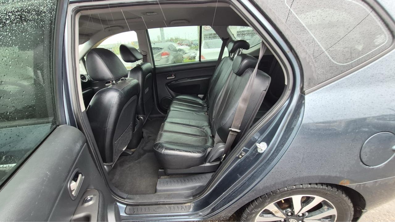 2010 Kia Rondo EX, 7 PASSENGER, V6, LEATHER, 195KMS, AS-IS Photo
