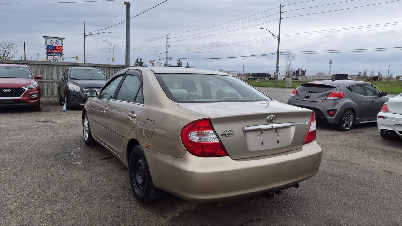 2003 Toyota Camry LE Photo2