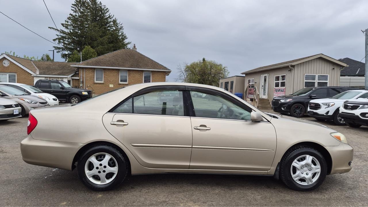 2003 Toyota Camry LE Photo