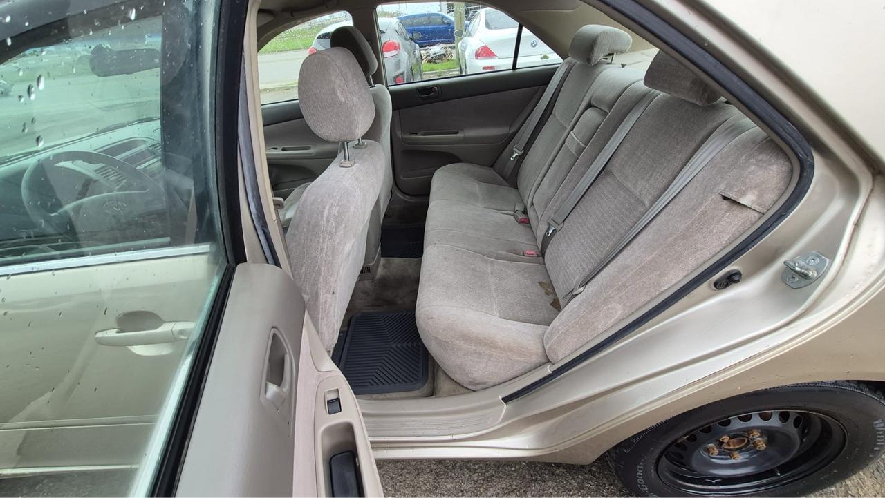2003 Toyota Camry LE Photo