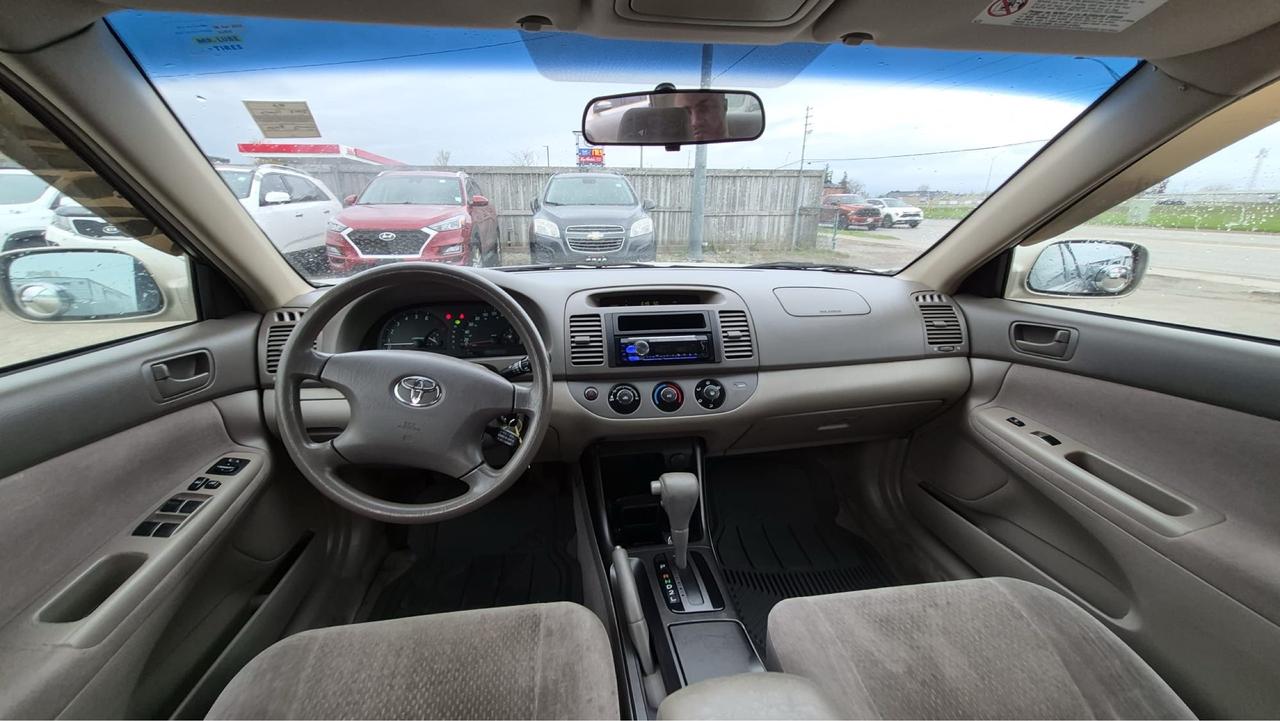 2003 Toyota Camry LE Photo