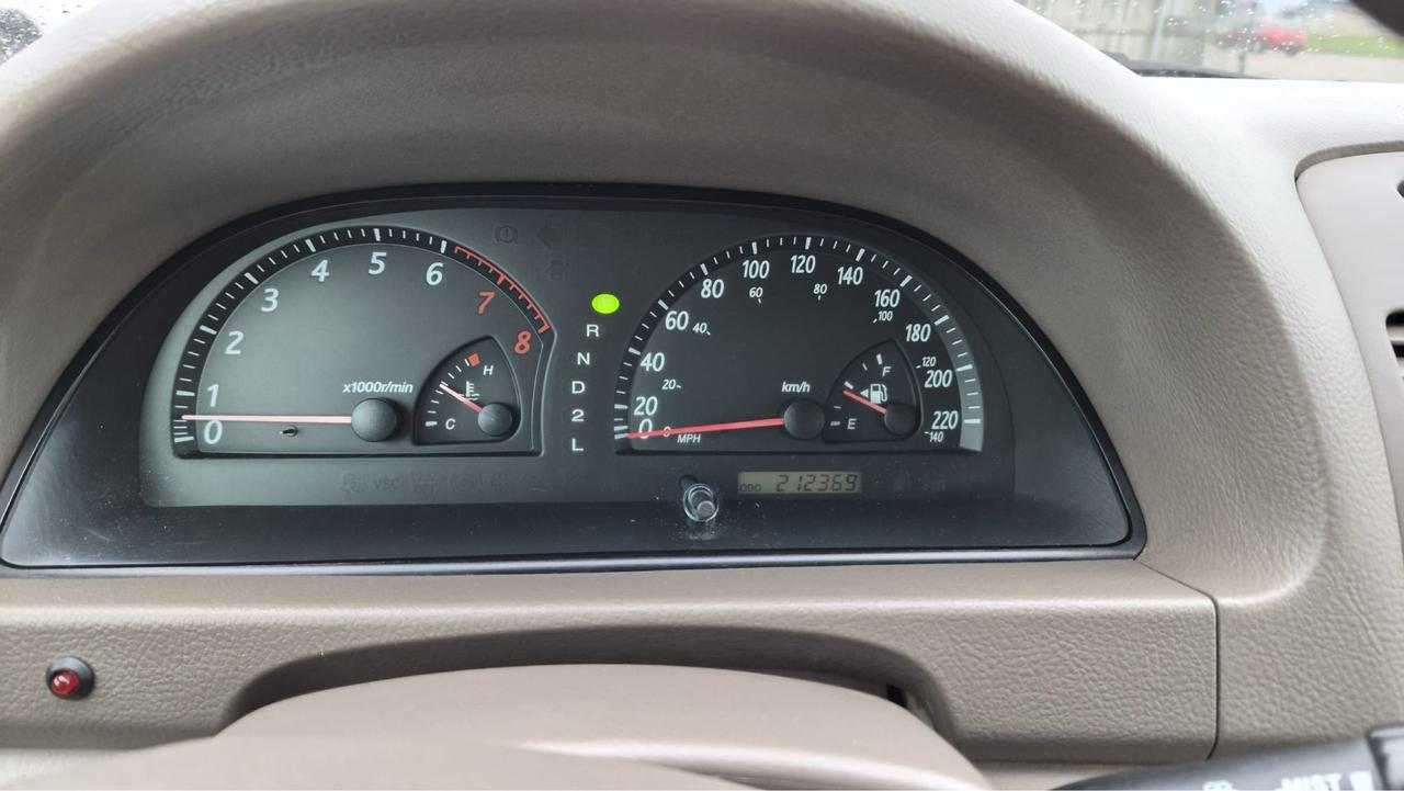 2003 Toyota Camry LE Photo