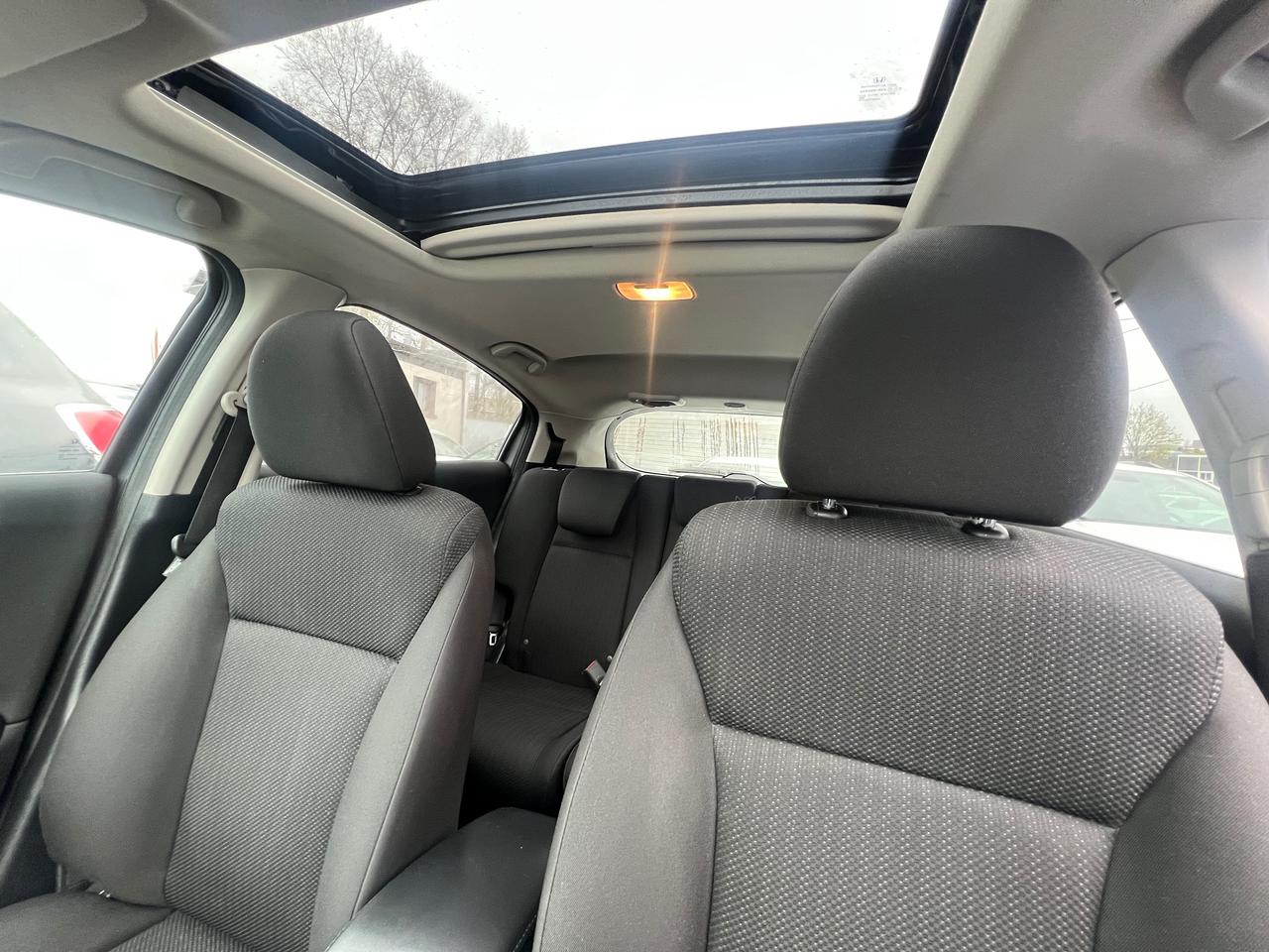 2017 Honda HR-V LANEWATCH ASSIST-BACK CAM-SUNROOF, HEAT.SEATS Photo