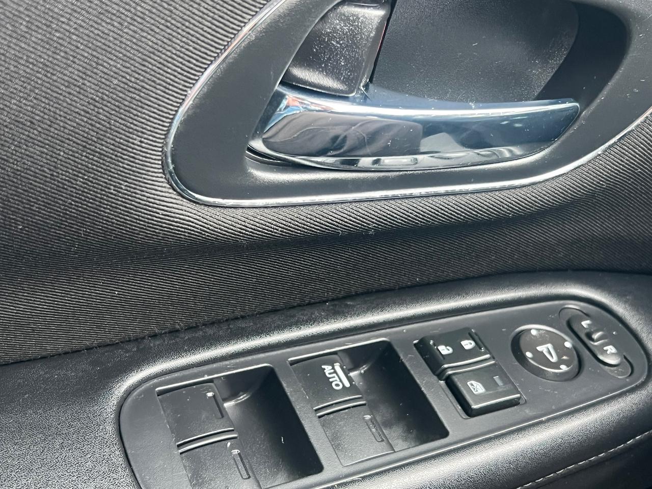 2017 Honda HR-V LANEWATCH ASSIST-BACK CAM-SUNROOF, HEAT.SEATS Photo