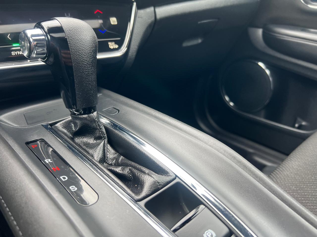 2017 Honda HR-V LANEWATCH ASSIST-BACK CAM-SUNROOF, HEAT.SEATS Photo
