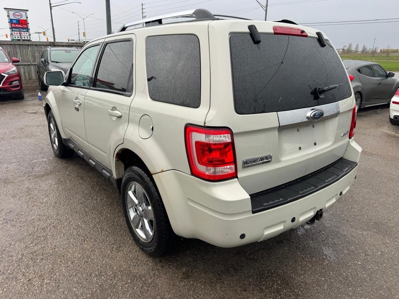 2009 Ford Escape Limited Photo2