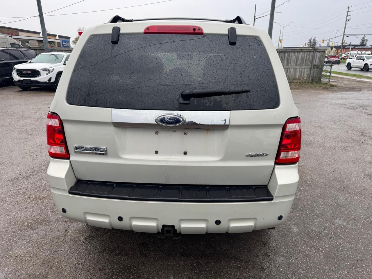 2009 Ford Escape Limited Photo3
