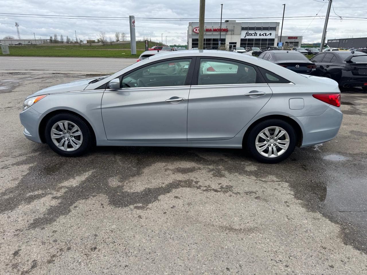 2011 Hyundai Sonata GL, SEDAN, AUTO, 4 CYL, WARRANTY, CERTIFIED Photo