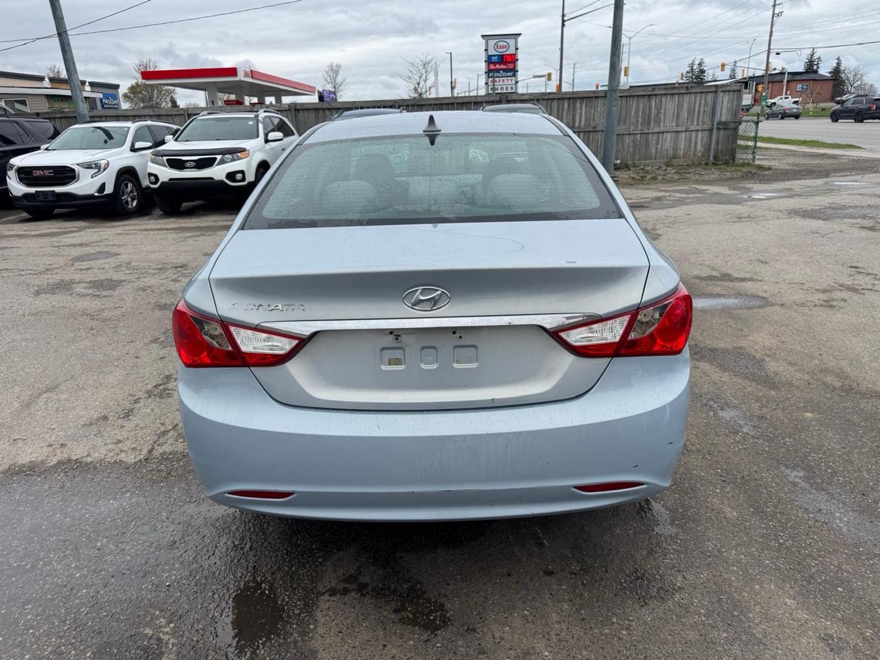 2011 Hyundai Sonata GL, SEDAN, AUTO, 4 CYL, WARRANTY, CERTIFIED Photo