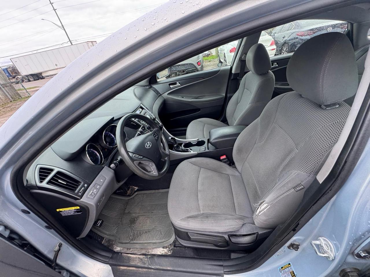 2011 Hyundai Sonata GL, SEDAN, AUTO, 4 CYL, WARRANTY, CERTIFIED Photo