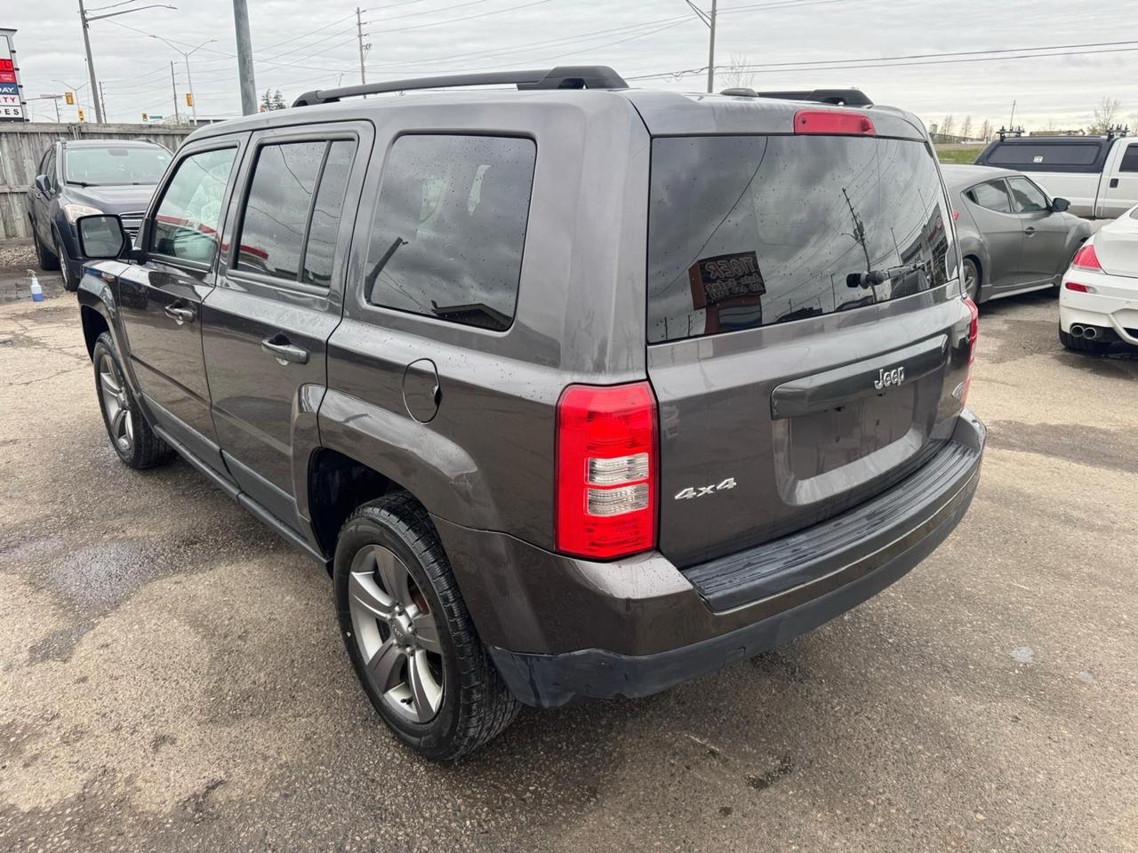 2015 Jeep Patriot High Altitude, LEATHER, SUNROOF, 4 CYL, CERTIFIED Photo2