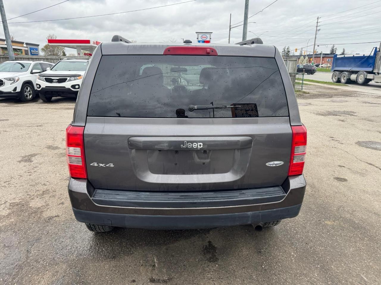 2015 Jeep Patriot High Altitude, LEATHER, SUNROOF, 4 CYL, CERTIFIED Photo