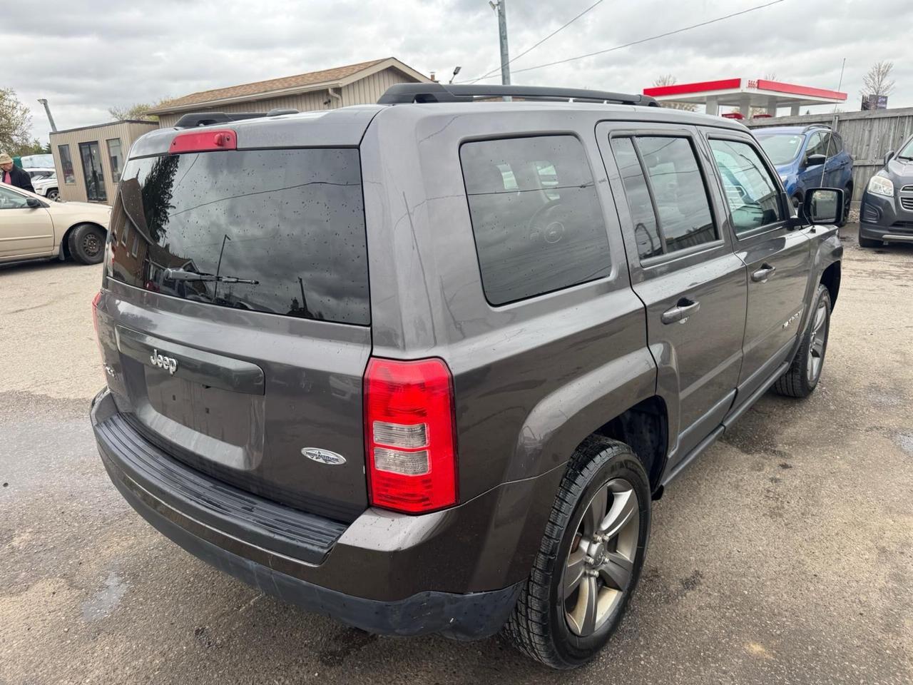 2015 Jeep Patriot High Altitude, LEATHER, SUNROOF, 4 CYL, CERTIFIED Photo4