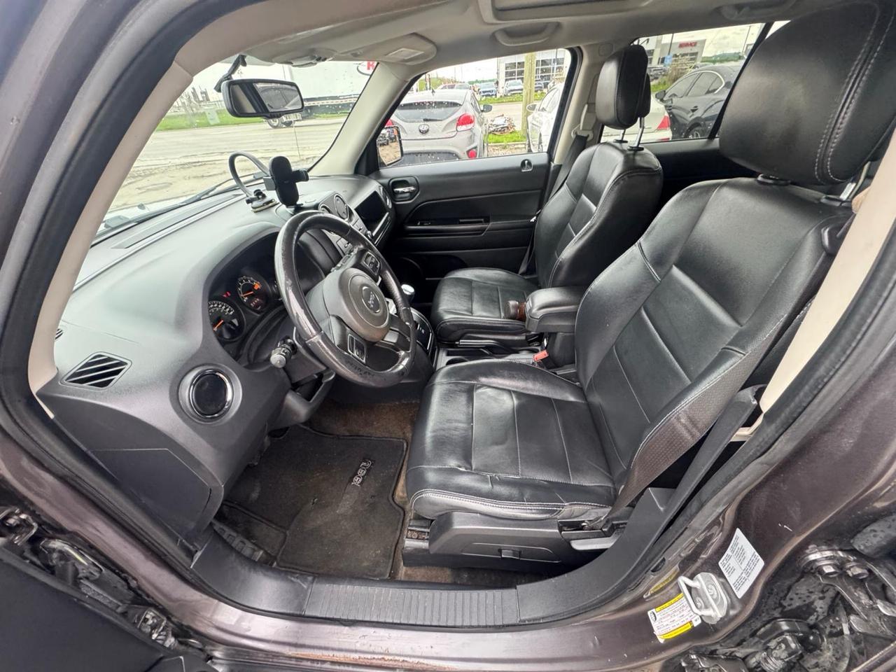 2015 Jeep Patriot High Altitude, LEATHER, SUNROOF, 4 CYL, CERTIFIED Photo