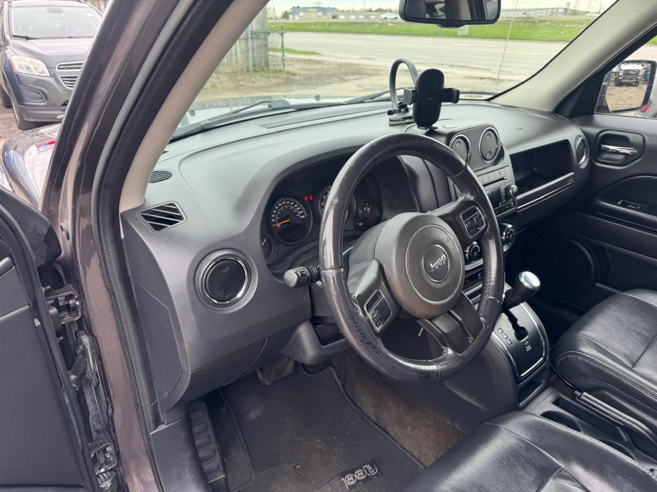 2015 Jeep Patriot High Altitude, LEATHER, SUNROOF, 4 CYL, CERTIFIED Photo