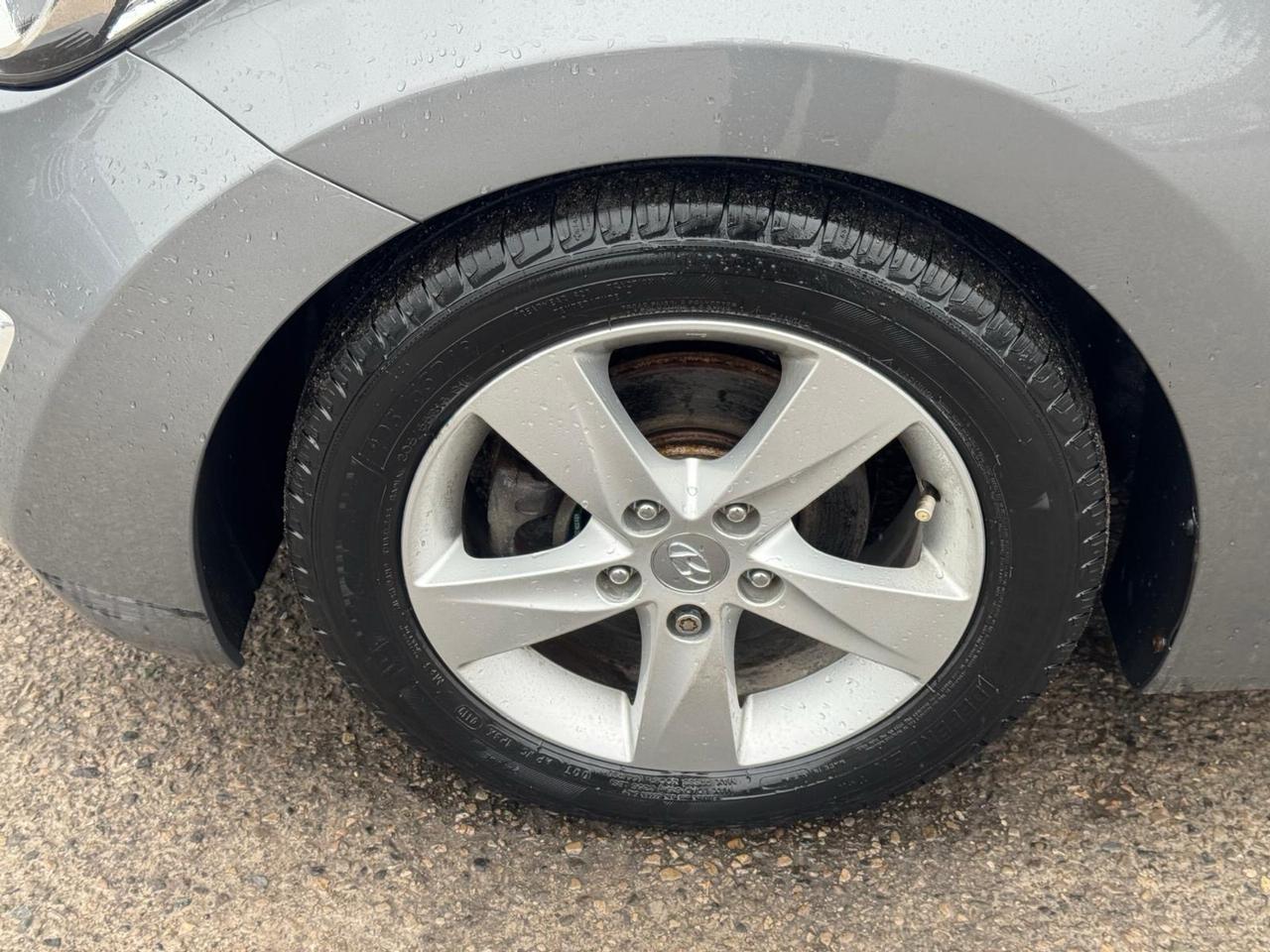 2013 Hyundai Elantra GLS Photo