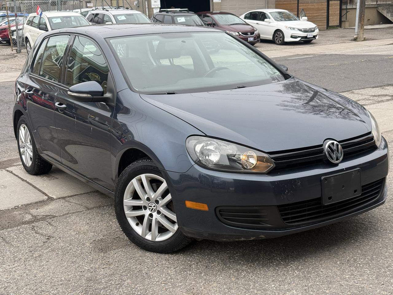 2013 Volkswagen Golf TRENDLINE Photo
