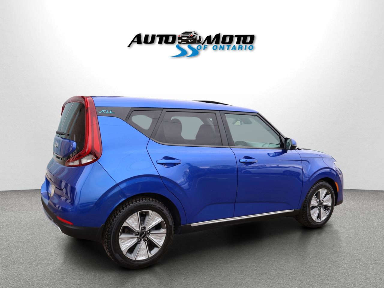 2022 Kia Soul EV LIMITED CERTIFIED *1 OWNER* CAMERA NAV BLUETOOTH LEATHER HEATED SEATS SUNROOF CRUISE ALLOYS Photo