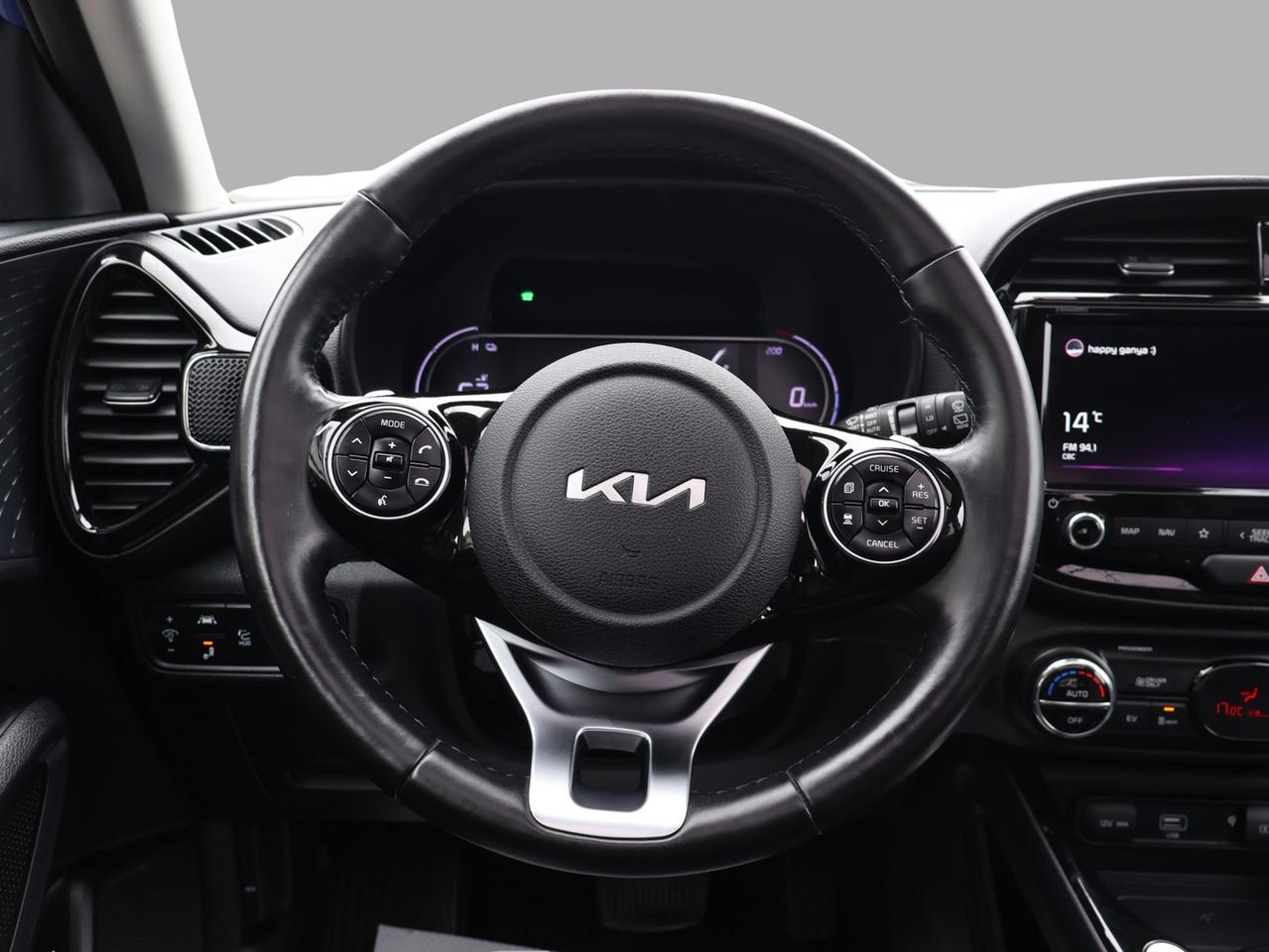 2022 Kia Soul EV LIMITED CERTIFIED *1 OWNER* CAMERA NAV BLUETOOTH LEATHER HEATED SEATS SUNROOF CRUISE ALLOYS Photo
