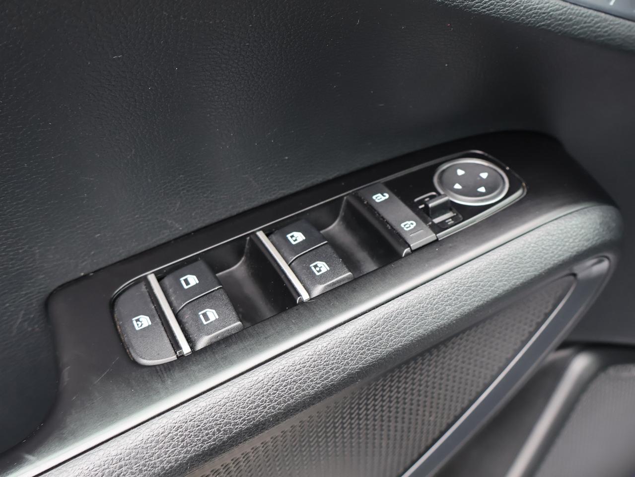 2022 Kia Soul EV LIMITED CERTIFIED *1 OWNER* CAMERA NAV BLUETOOTH LEATHER HEATED SEATS SUNROOF CRUISE ALLOYS Photo