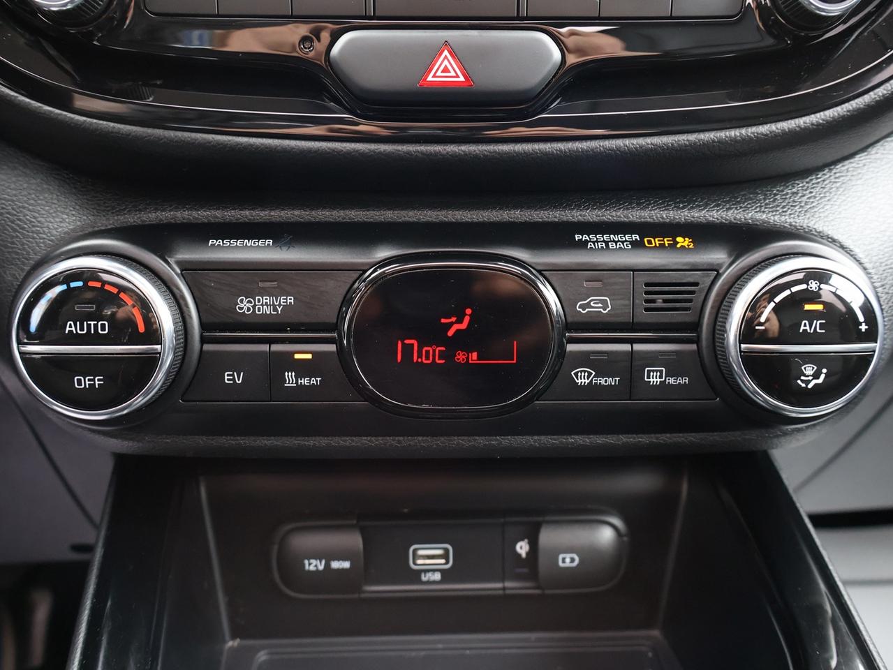 2022 Kia Soul EV LIMITED CERTIFIED *1 OWNER* CAMERA NAV BLUETOOTH LEATHER HEATED SEATS SUNROOF CRUISE ALLOYS Photo