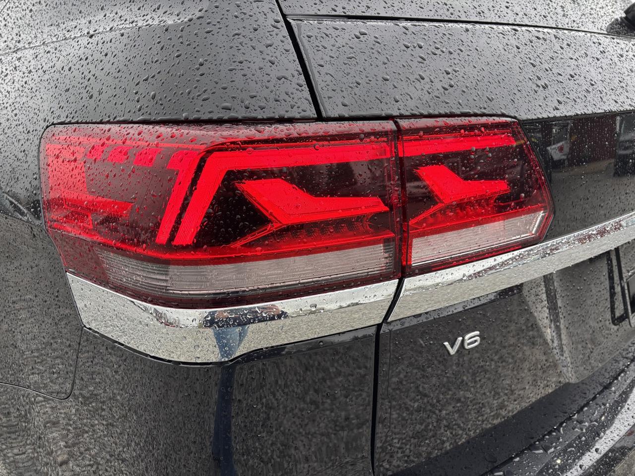 2023 Volkswagen Atlas Highline ~CLEAN CARFAX~ Photo