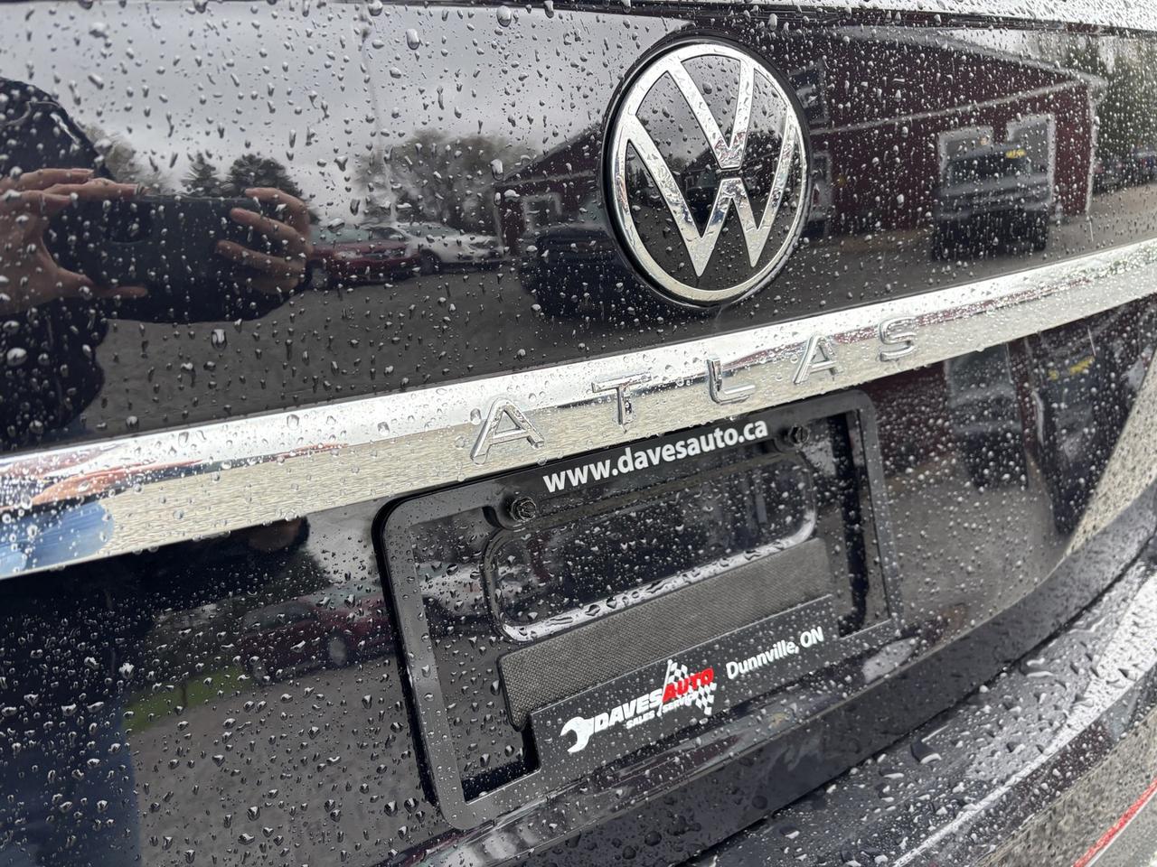 2023 Volkswagen Atlas Highline ~CLEAN CARFAX~ Photo