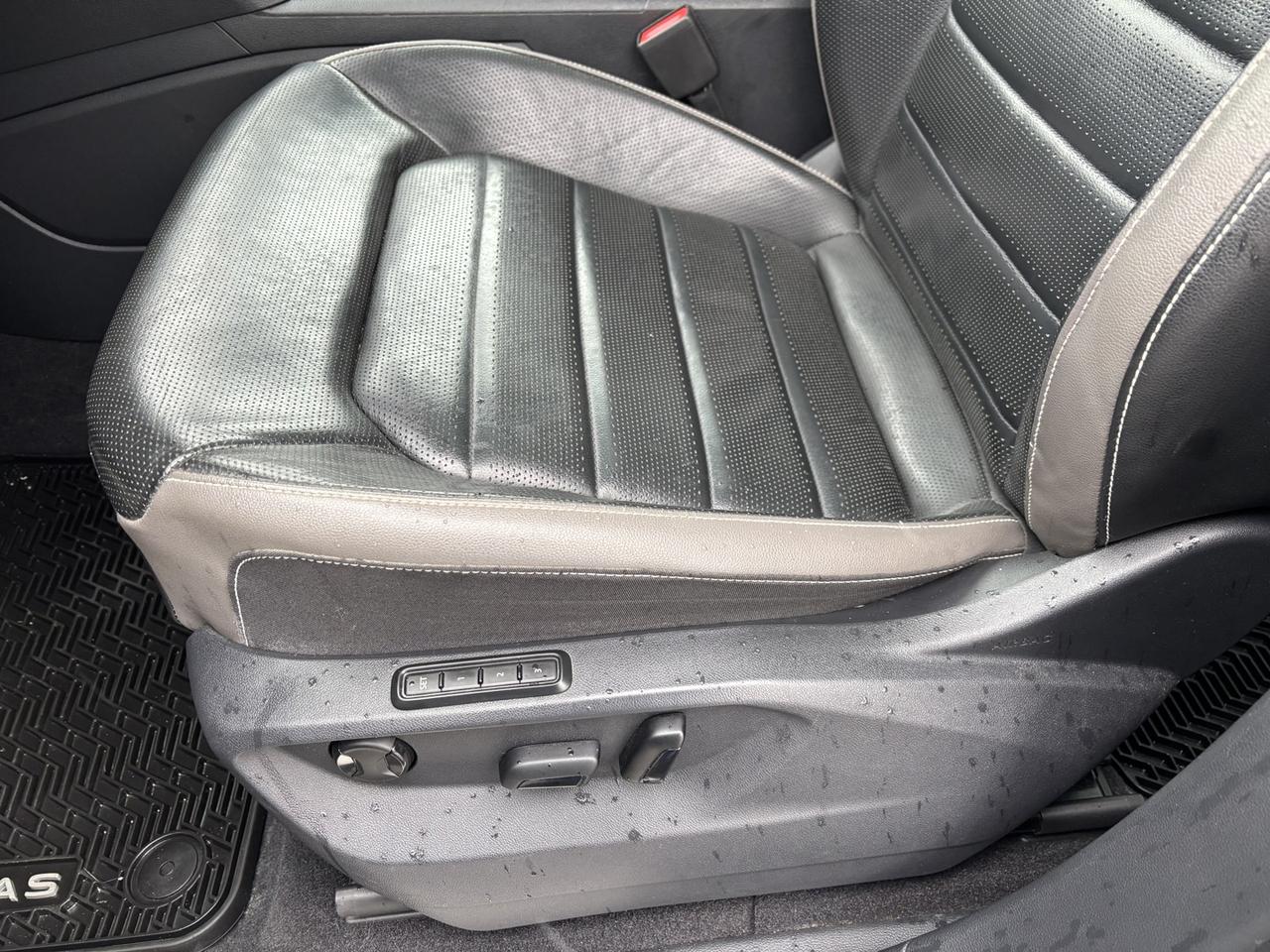 2023 Volkswagen Atlas Highline ~CLEAN CARFAX~ Photo