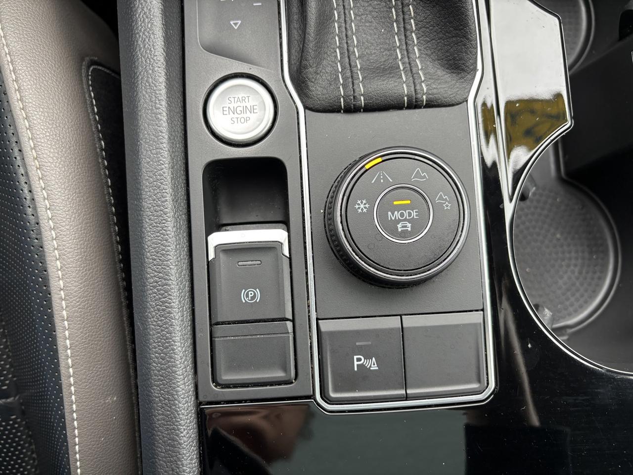 2023 Volkswagen Atlas Highline ~CLEAN CARFAX~ Photo