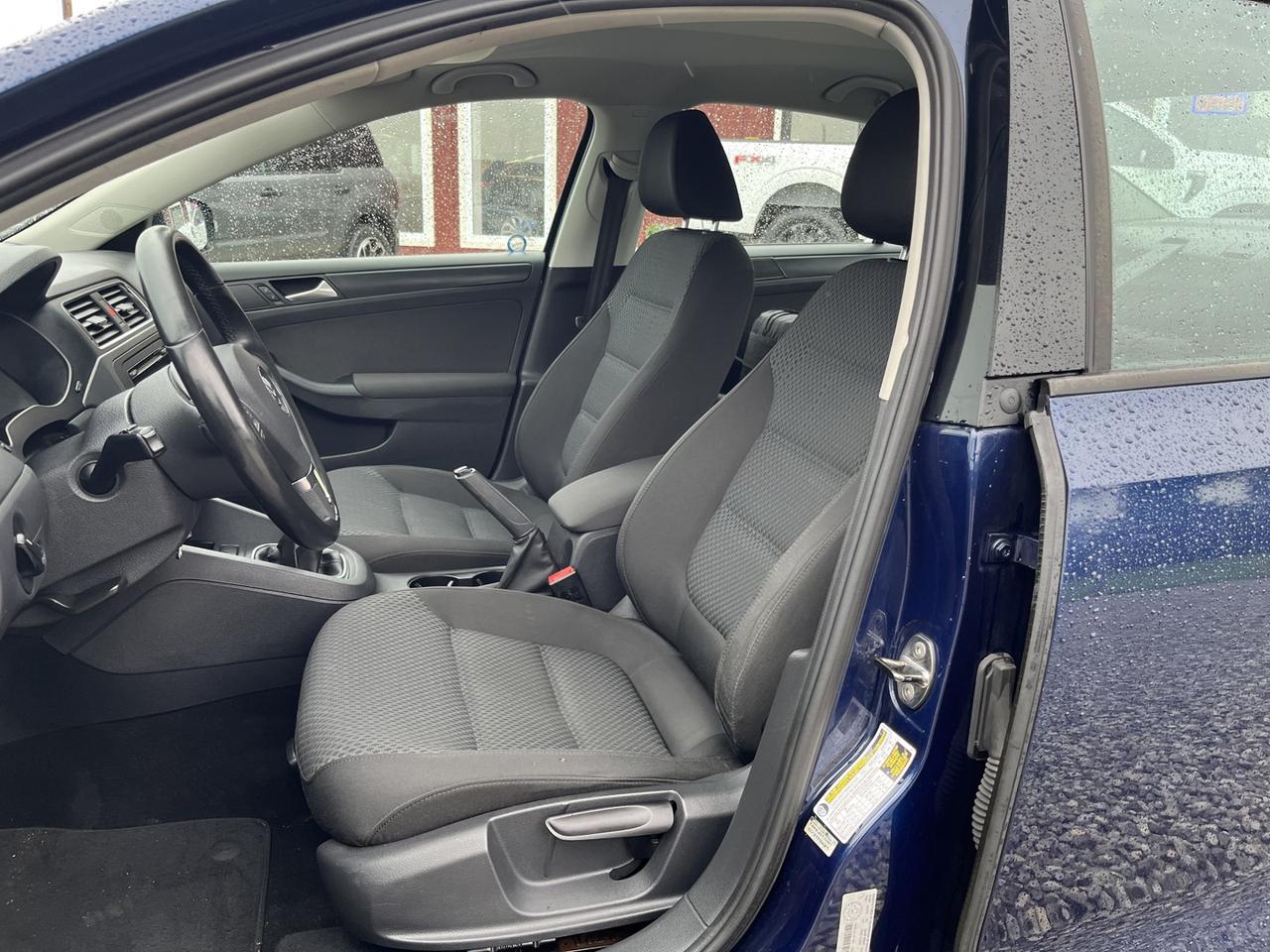 2012 Volkswagen Jetta BASE Photo