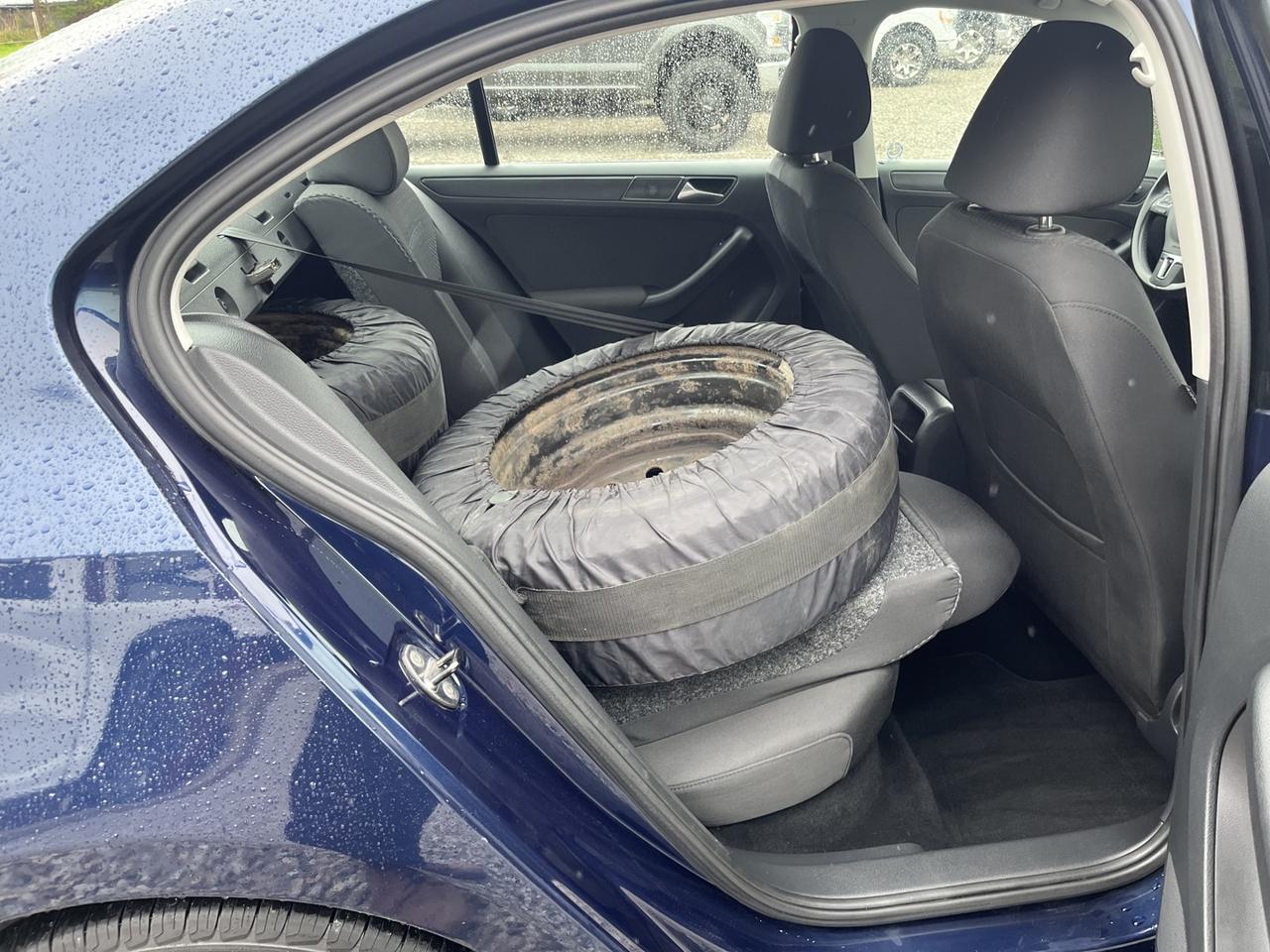 2012 Volkswagen Jetta BASE Photo