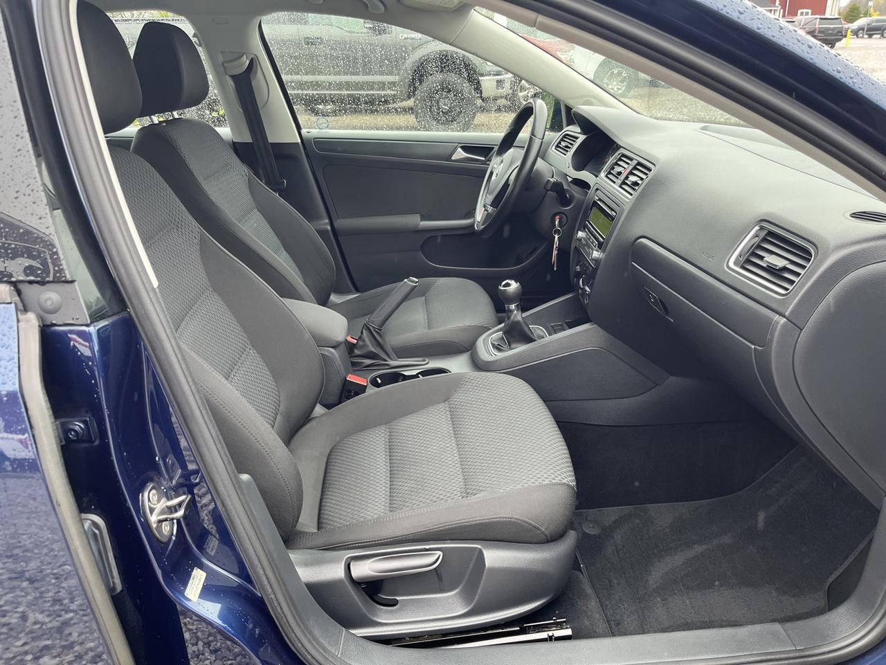 2012 Volkswagen Jetta BASE Photo