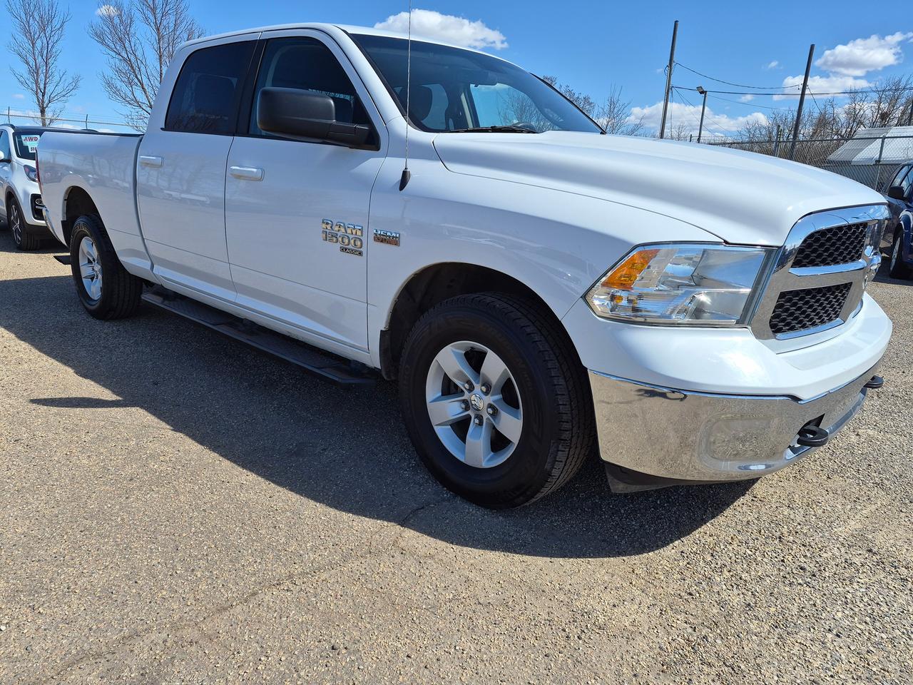 2019 RAM 1500 Classic SLT 4x4 Crew Cab, BU Cam, Tow Pkg 5.7 Hemi - Photo #1