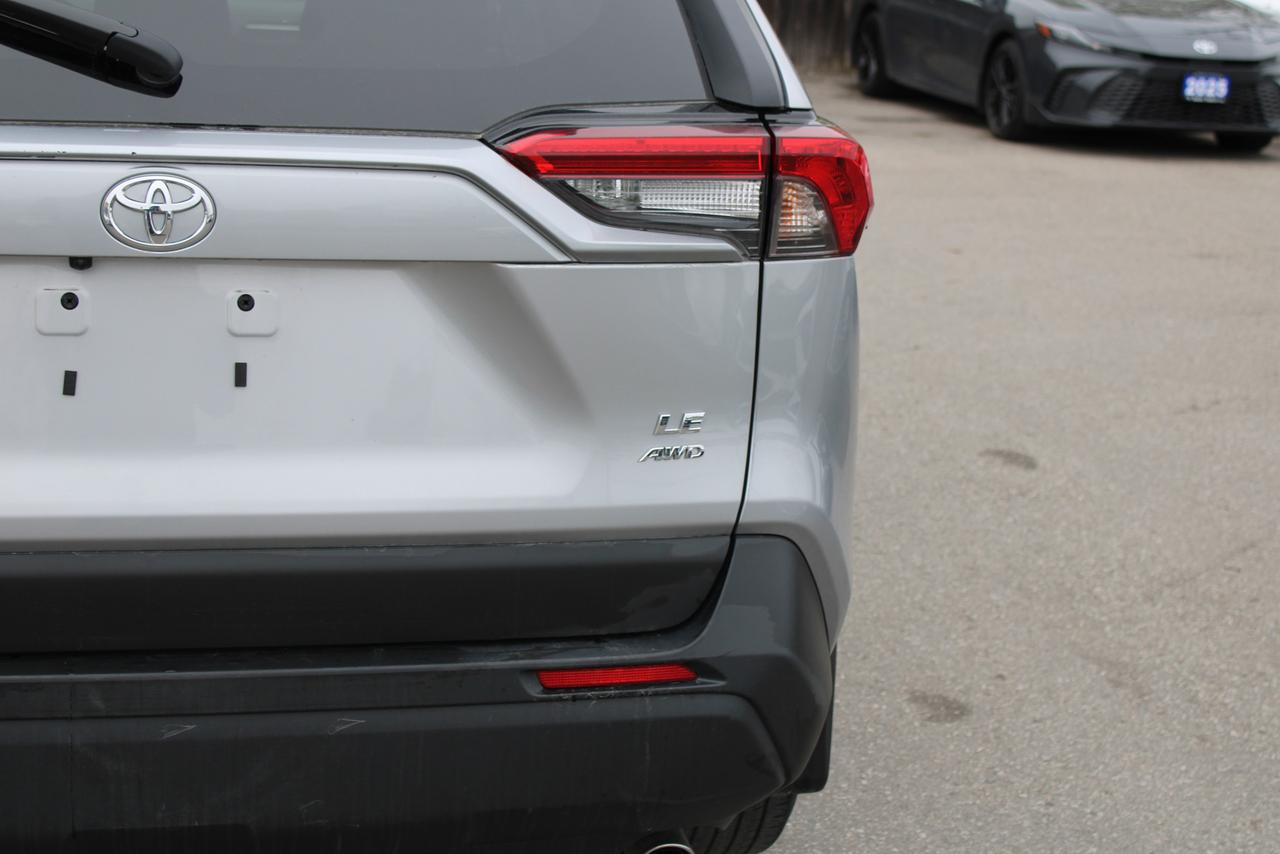 2025 Toyota RAV4 LE AWD Photo3