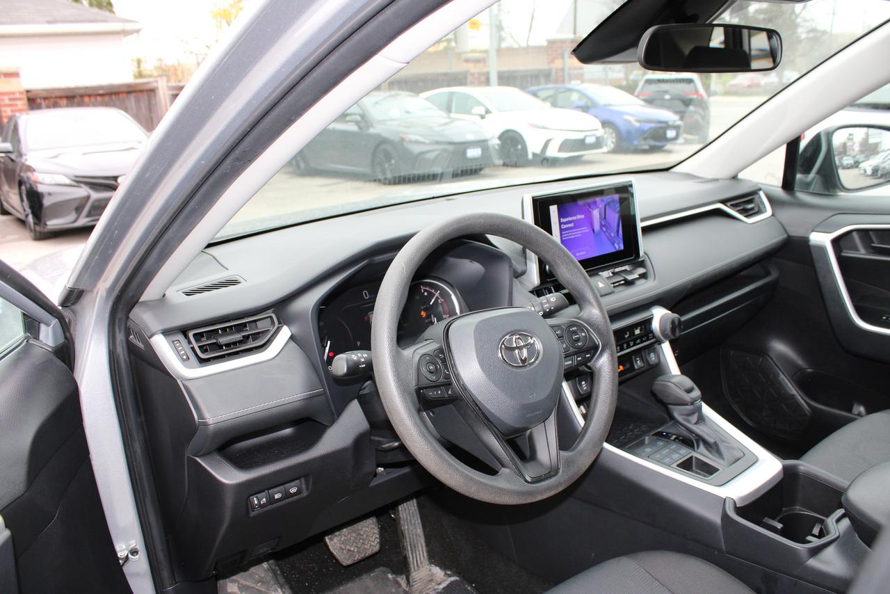 2025 Toyota RAV4 LE AWD Photo