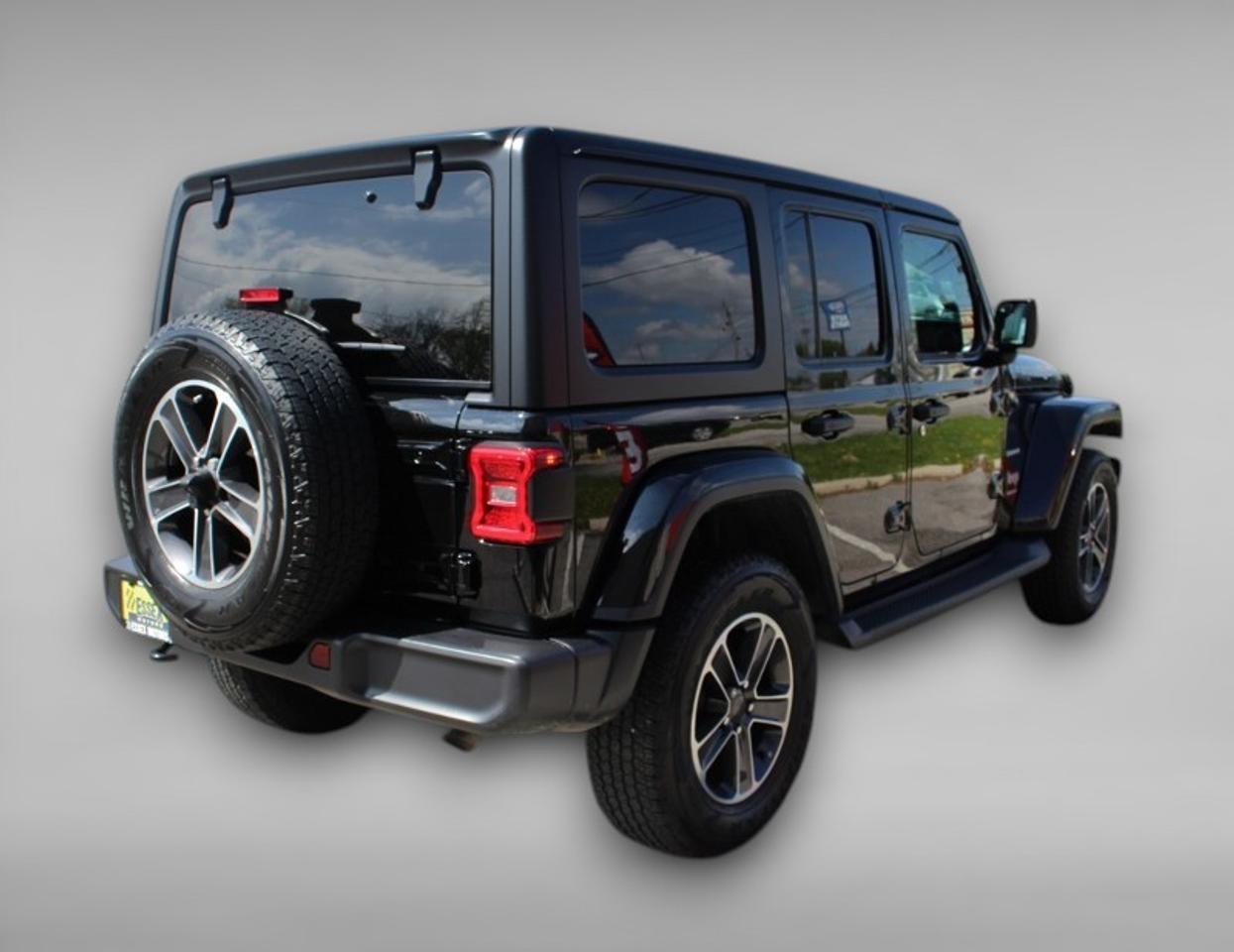 2023 Jeep Wrangler Sahara*Low Ks*4x4*Heated Seats*CarPlay*Rear Cam*2L Photo